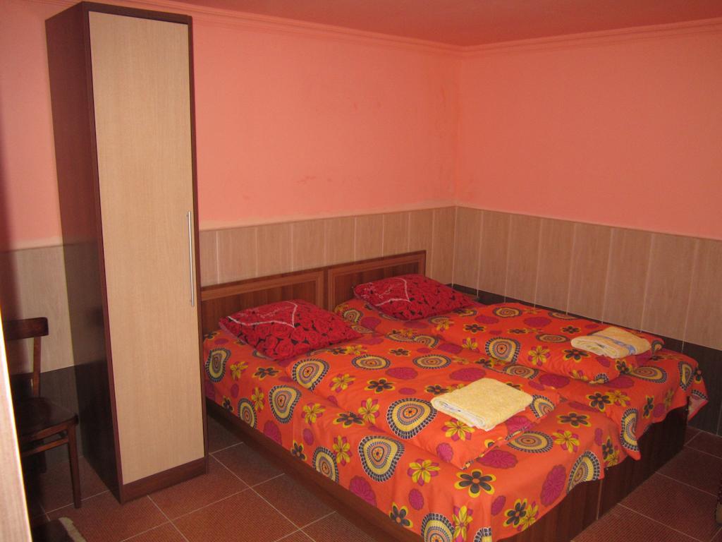 Guesthouse 97 In Batumi Room photo